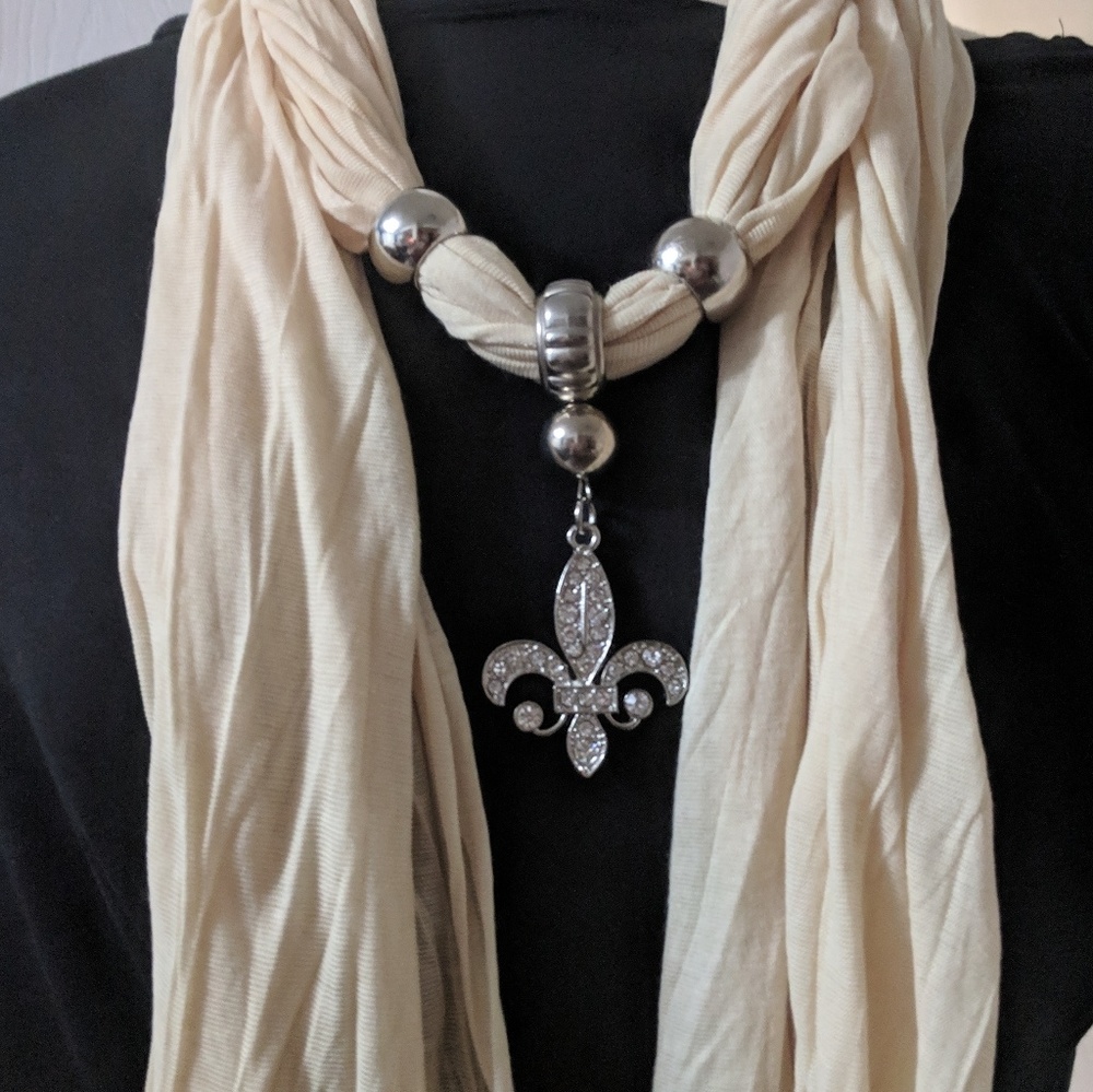 NWOT ~ Boho Chic Fleur De Lis Jeweled Scarf